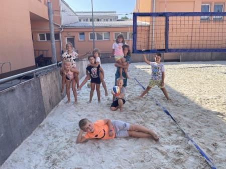 Odbojka, ustvarjanje in vodne igre za nepozabno poletje 10